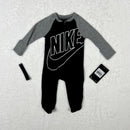 Macacão Nike - Menino Preto e Cinza - 6 meses