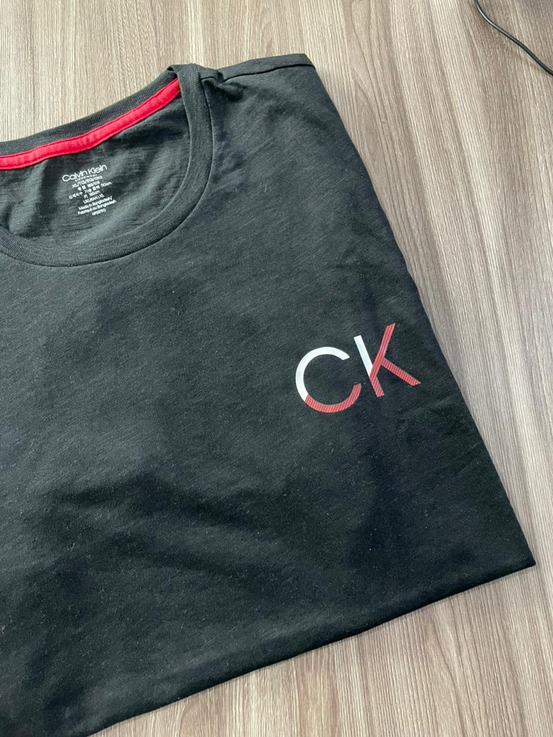 Camiseta Masculina - Preta - Calvin Klein - Tamanho GG