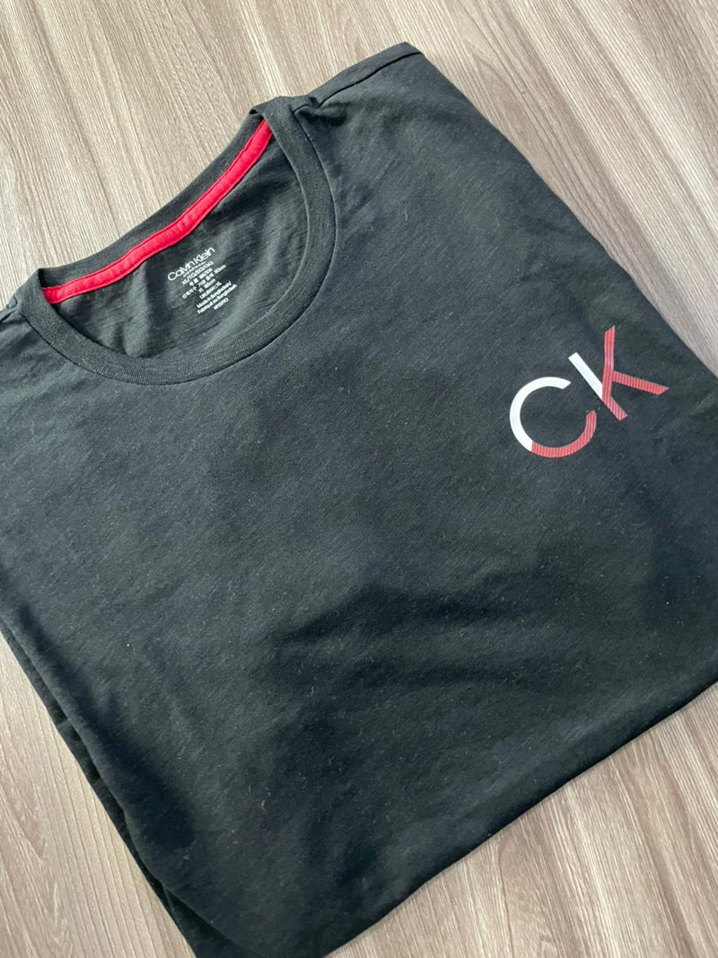 Camiseta Masculina - Preta - Calvin Klein - Tamanho GG